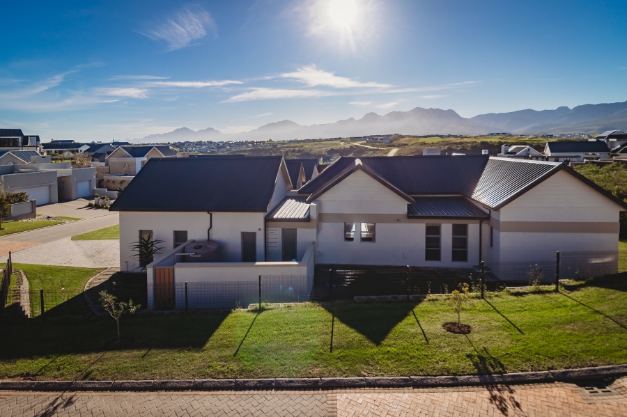 4 Bedroom Property for Sale in Kingswood Golf Estate Western Cape